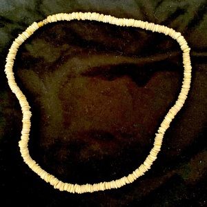 Vintage real shell necklace. Approx. 18 1/2 inches long. For any gender.